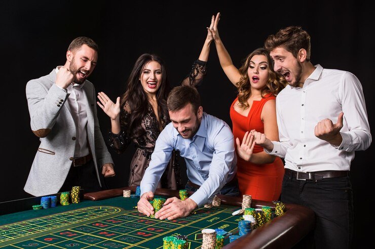 Wild Coaster blackjack table on naga win11.com mobile app showing card layout and side bet options
